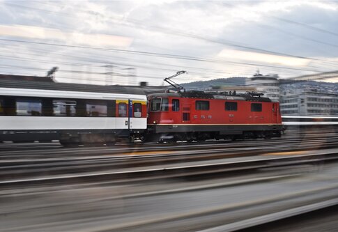 Fahrender Zug der SBB. | © unsplash
