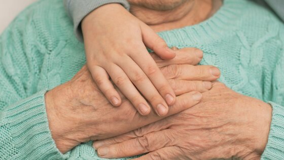 Pflege von älteren Menschen | © unsplash