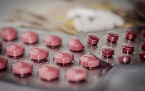 Nahaufnahme von Tabletten in Verpackung | © pixabay