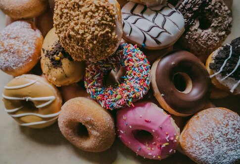 Eine Box von Doughnuts. | © unsplash