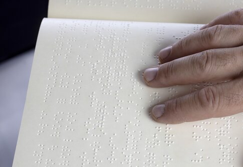 Text in Braille-Schrift | © pixabay