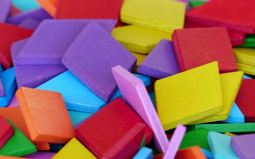 Farbige Bauklötze aus Holz | © pixabay