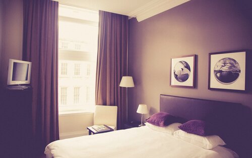 Hotelzimmer | © Unsplash