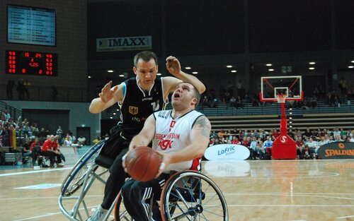 Ein Rollstuhl-Basketballspiel | © Thomas Henkel/Wikimedia Commons under Creative Commons License